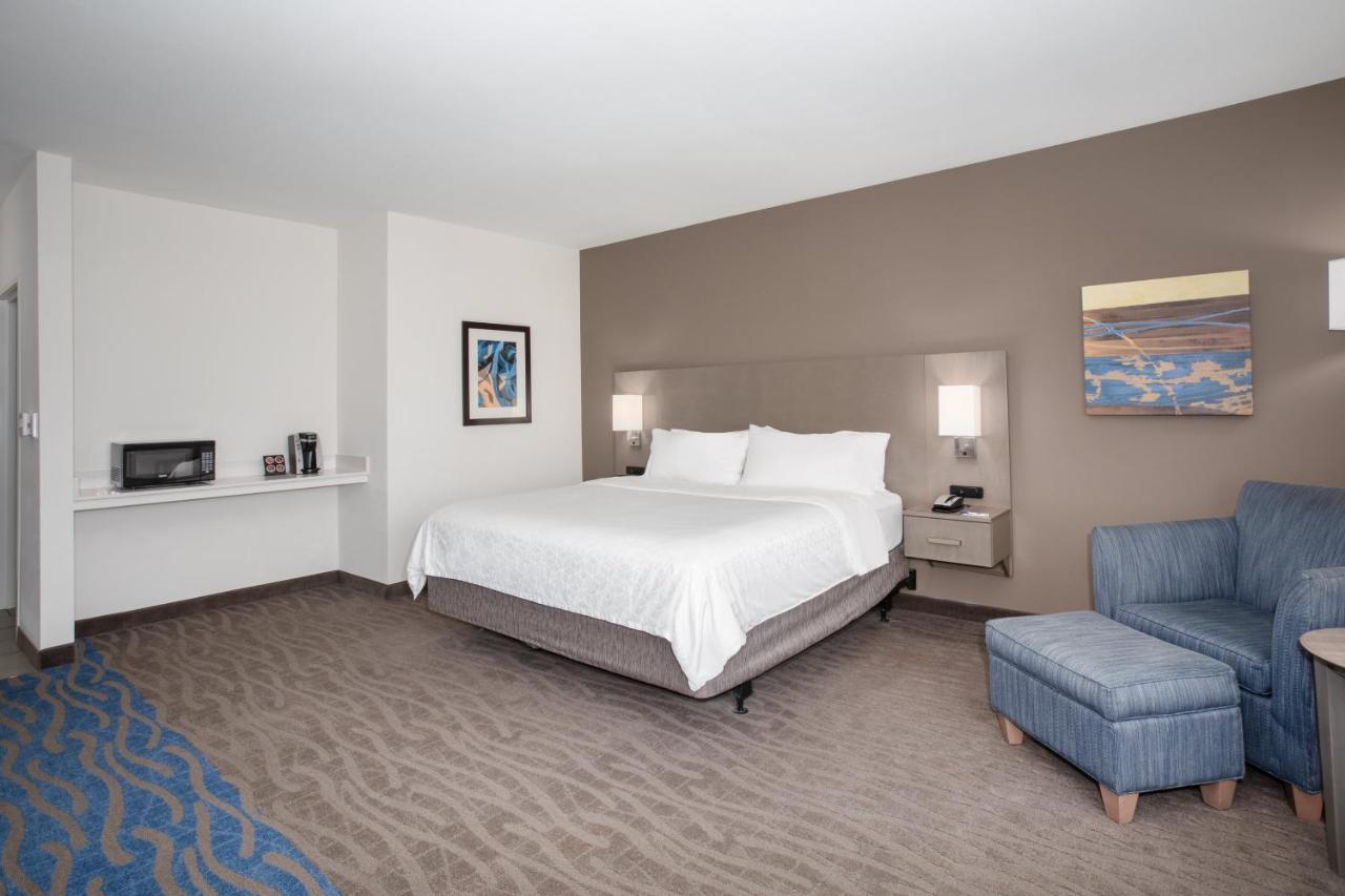 Holiday Inn Express & Suites Great Bend By Ihg Dış mekan fotoğraf