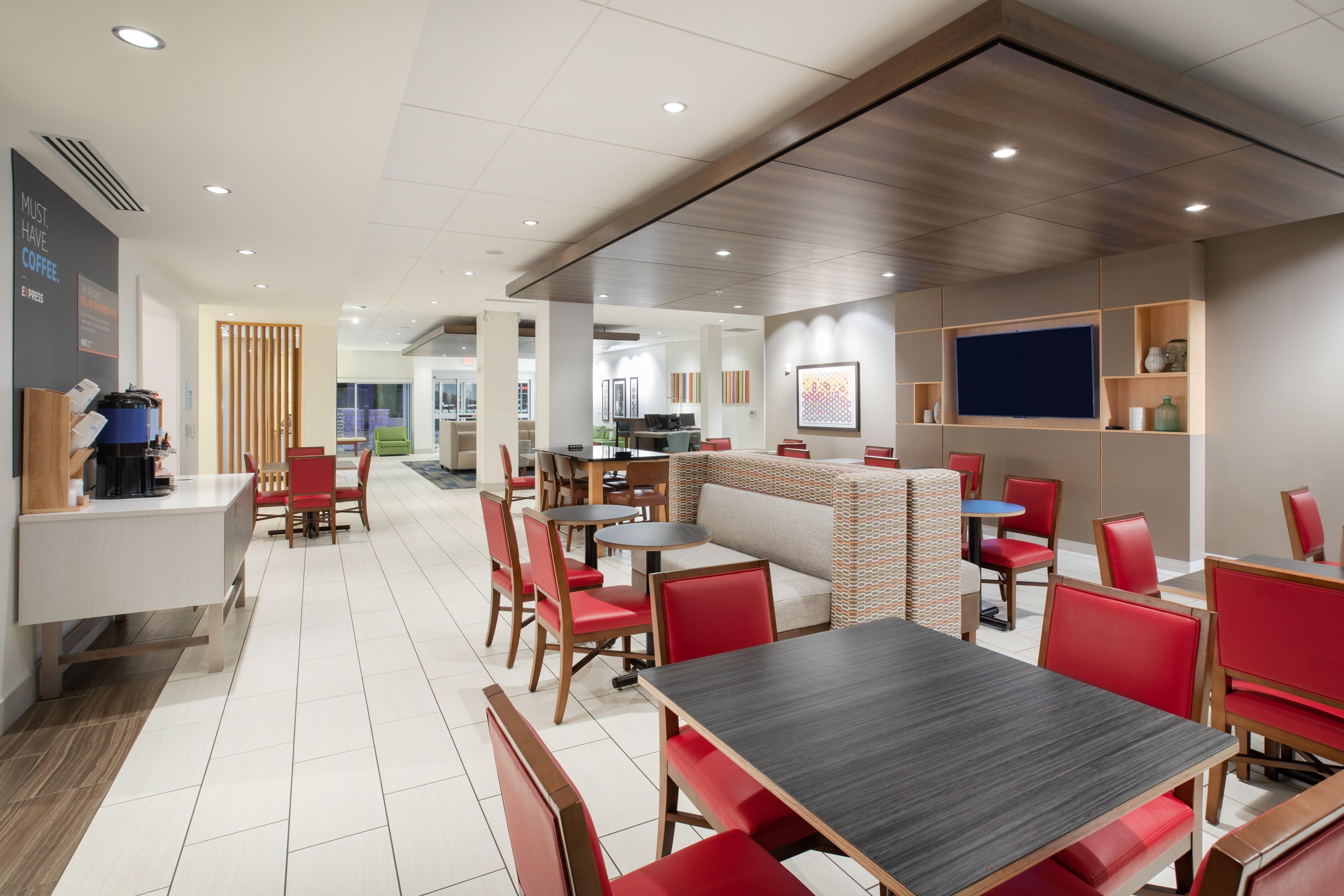 Holiday Inn Express & Suites Great Bend By Ihg Dış mekan fotoğraf